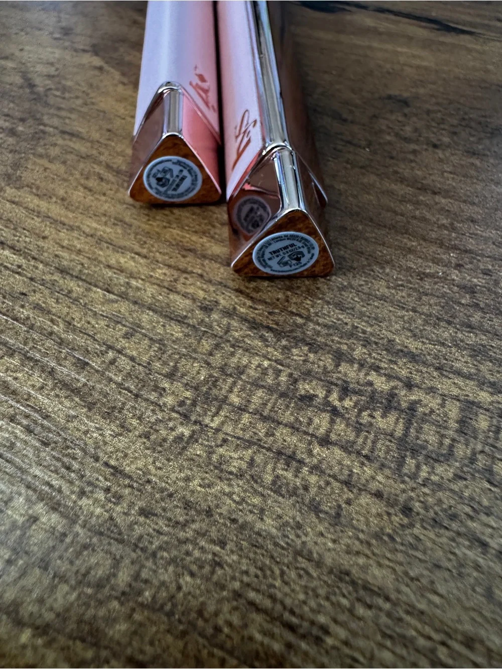 LYS SPEAK LOVE LIP-PLUMPING GLOSSY LIP BALM in Truthful - BN, no box